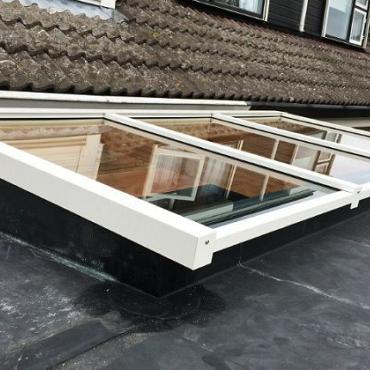 Lichtstraat Glas Douglas Lessenaars 3222Br x 750mm Dp